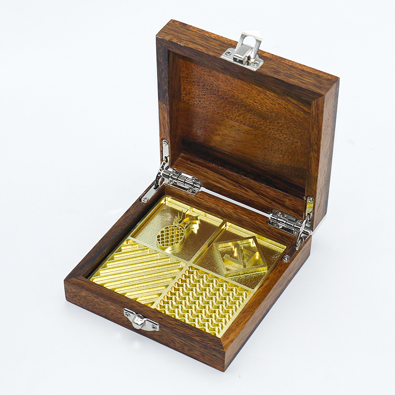 Food-Grade Custom Brass & Copper Whiskey Ice Press – Clear Ice Cube Stamp & Craft Ice Maker Tray - Image 5